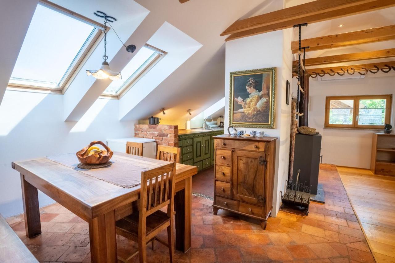 Apartment Horse Farm Pr' Kolenc Zgornje Gorje